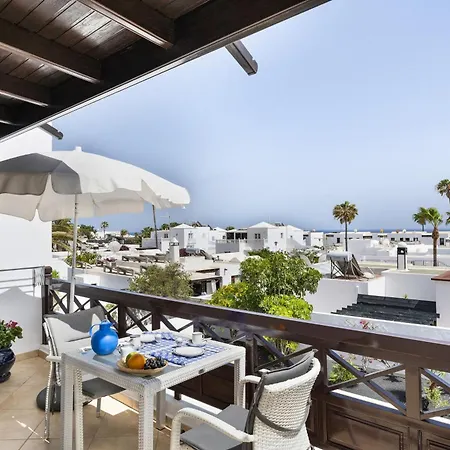 En Puerto Del Carmen, 3 Apartman